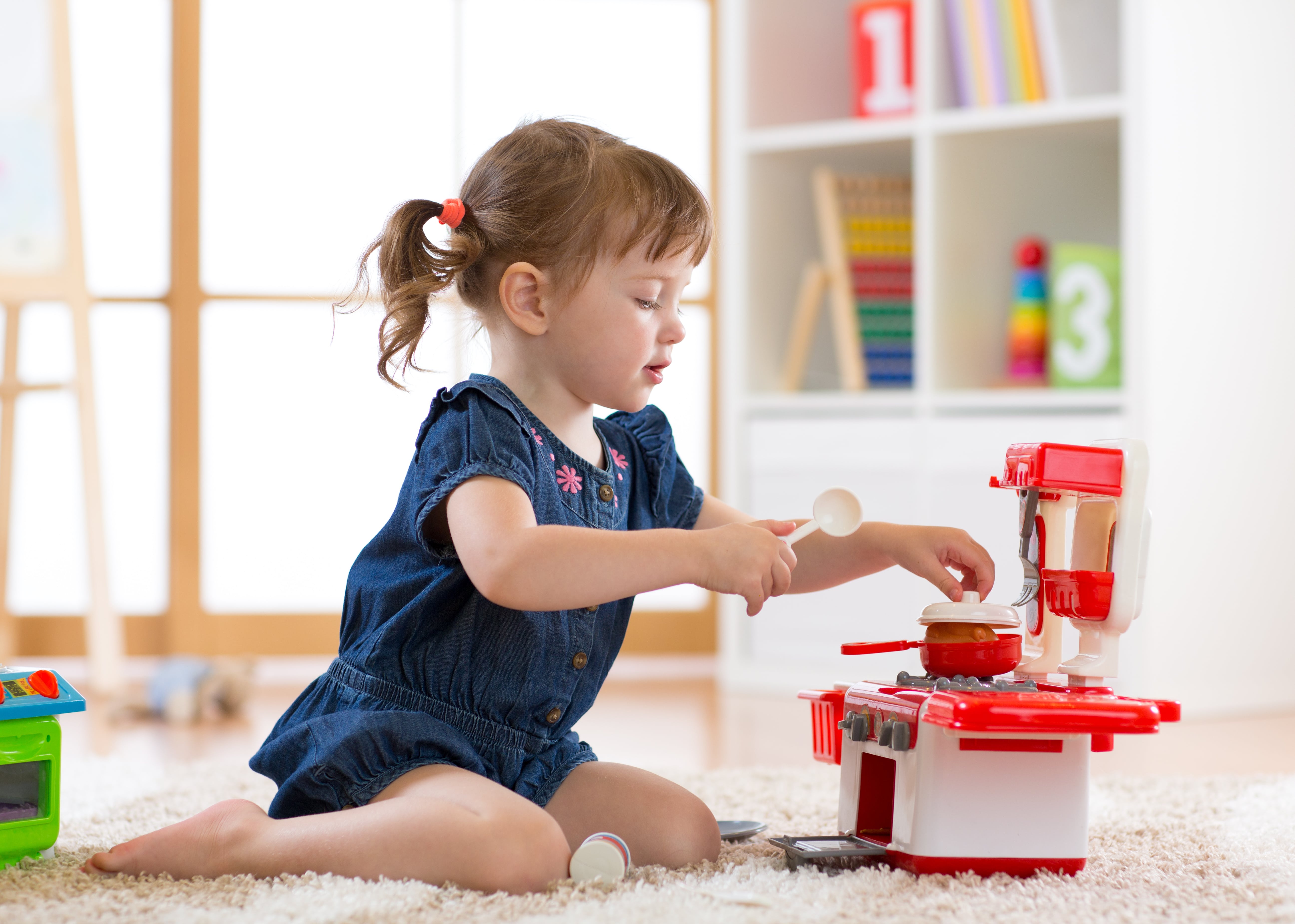 Zabawki rozwojowe – wpływ na rozwój poznawczy, motoryczny, społeczny