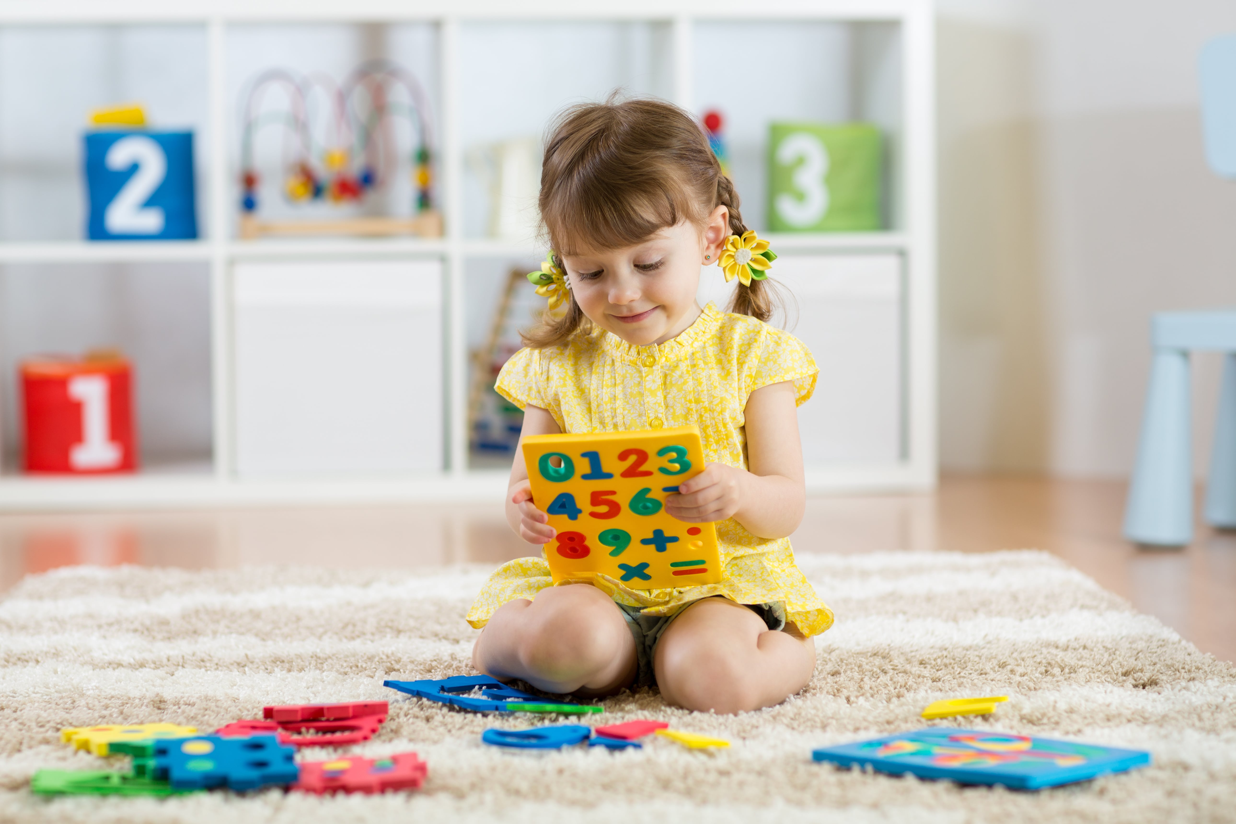 Jak nauczyć dziecko liczyć? Wykorzystaj zabawki edukacyjne z Nabea!