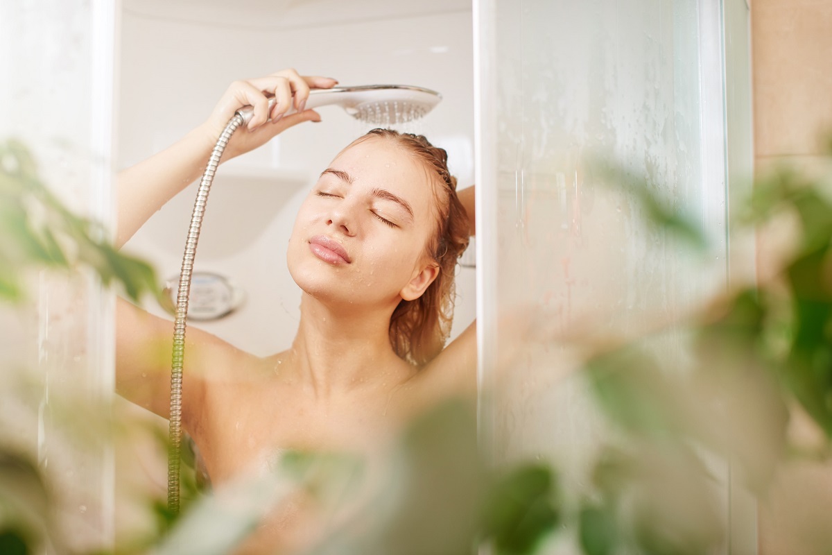 Metoda OMO – mycie włosów odżywką? Sprawdź, czy i jak to działa!