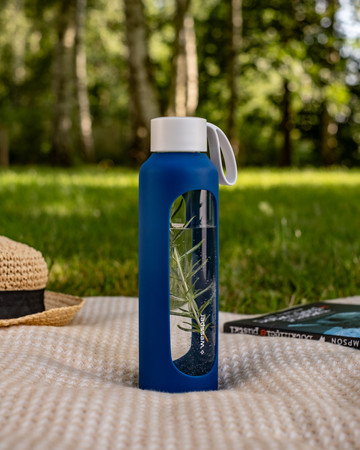 Wessper Butelka na wodę szklana motywacyjna z miarką BOROSILICATE granatowa 500 ml