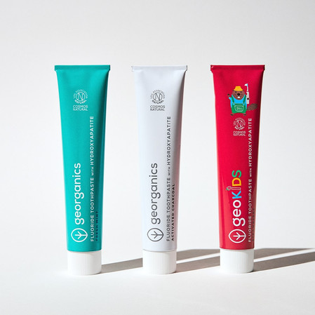 Georganics, Naturalna, remineralizująca pasta do zębów z hydroksyapatytem, fluorem i aktywnym węglem, 75 ml