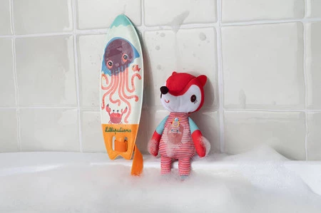 LILLIPUTIENS Magiczna przytulanka do kąpieli surfer Lisiczka Alice 12 m+