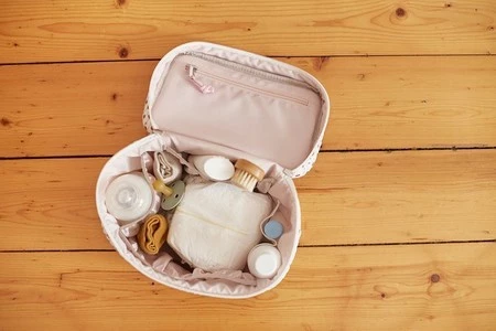 Lassig Casual Label Kuferek podróżny na akcesoria Flowers white