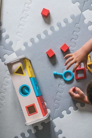 Janod Drewniany sorter z kluczykami Essentiel