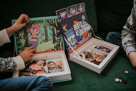 Janod Magnetyczna układanka Świat baśni Magnetibook 3-8 lat