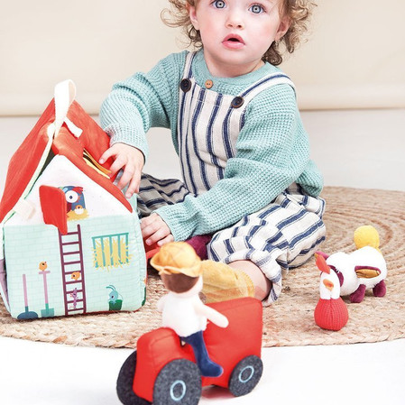 LILLIPUTIENS Rozkładany domek Farma z 6 zwierzątkami, rolnikiem i traktorem 18 m+