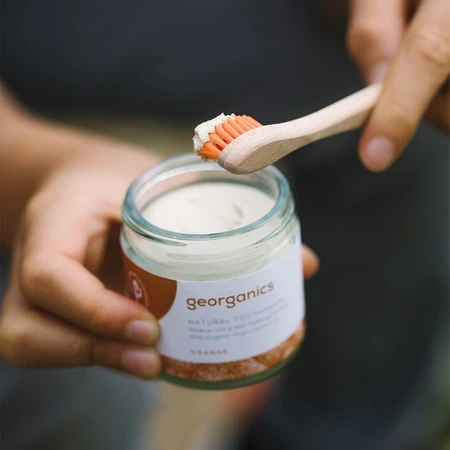 Georganics, Mineralna pasta do zębów w słoiku, bez fluoru, do codziennej pielęgnacji, smak pomarańczowy, 60 ml