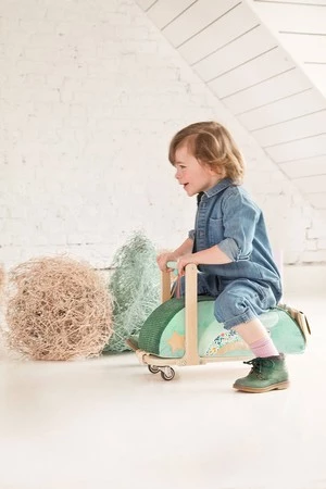 LILLIPUTIENS Drewniany jeździk 2 w 1 z miękkim siedziskiem i torebką Smok Joe 12 m+