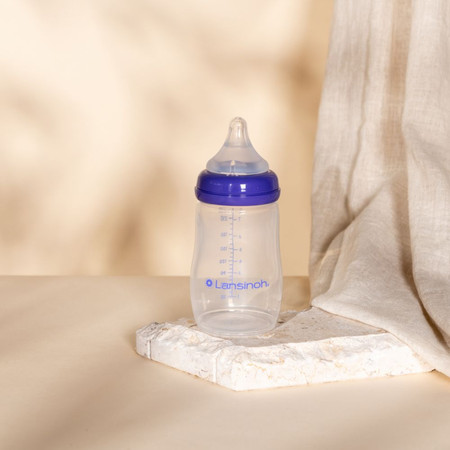 Lansinoh, Butelka plastikowa ze smoczkiem NaturalWave Teat, 240 ml