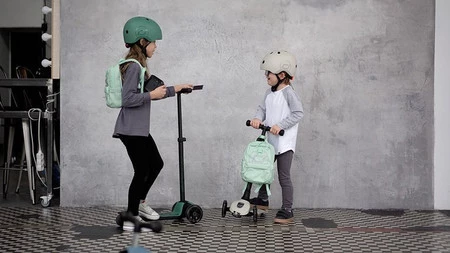 SCOOTANDRIDE Highwaykick 5 LED Hulajnoga trójkołowa balansowa ze świecącymi kółkami 5+ Ash