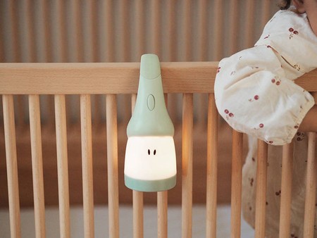 Beaba Lampka nocna LED przenośna z latarką Pixie 90h świecenia Sage green