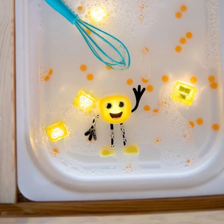 Glo Pals, Postać do kąpieli Alex - zestaw z dwiema kostkami sensorycznymi świecącymi w wodzie