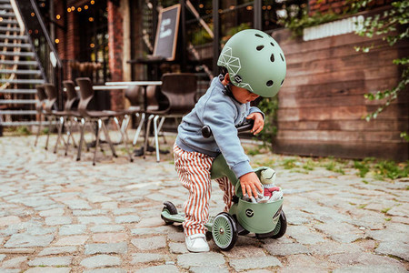 SCOOTANDRIDE Highwaykick 1 Lifestyle 2w1 Jeździk i hulajnoga z zamykanym schowkiem 1-5 lat Green Lines