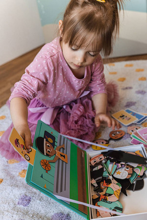 Janod Magnetyczna układanka Sport Magnetibook
