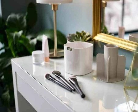 JJ-Pojemnik na pędzle kosmetyczne Viva Shell