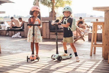 SCOOTANDRIDE Highwaykick 3 LED Hulajnoga składana ze świecącymi kółkami 3+ Kiwi