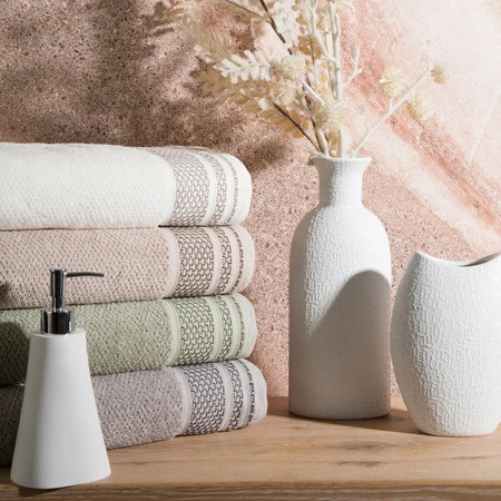 Ręcznik Suzana (01), 70 x 140 cm, Srebrny