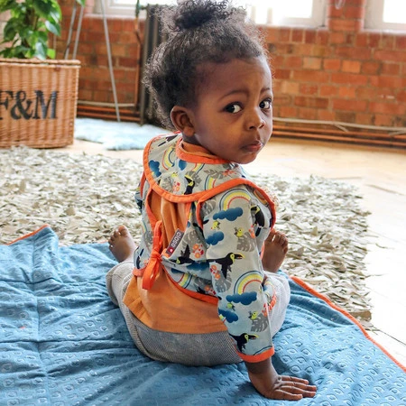 Close, Śliniak ubranko dla dzieci, Tukan, STAGE 3