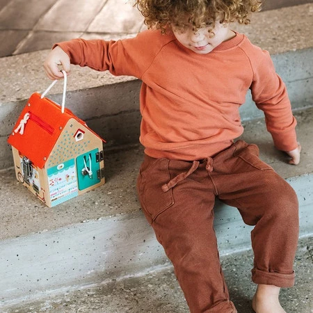 LILLIPUTIENS Drewniany domek manipulacyjny z zamkami Lisek Włamywacz 3 lata+