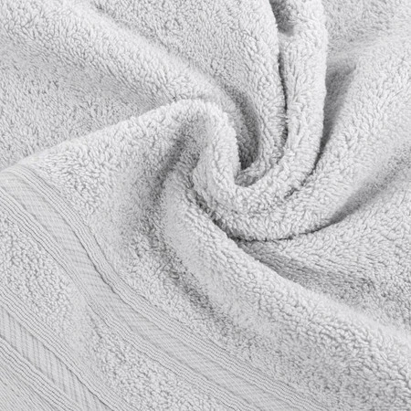 Ręcznik z ozdobną bordiurą w pasy szerokość: 50 cm, długość: 90 cm, kolor: kremowy