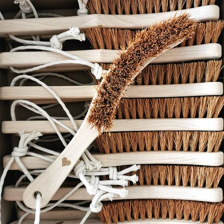 Lullalove, Ostra szczotka na rączce do szczotkowania ciała - kokos