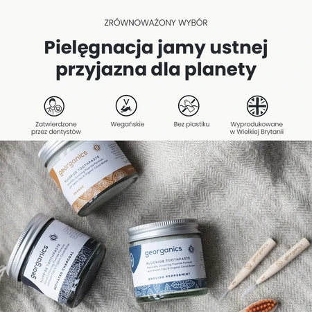 Georganics, Naturalna pasta do zębów w słoiku, do codziennej pielęgnacji, z fluorem i aktywnym węglem, 60 ml