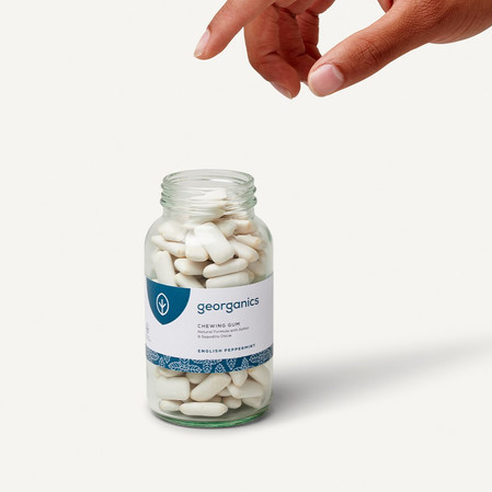 Georganics, Naturalna guma do żucia z ksylitolem, smak mięty pieprzowej, 30 szt.
