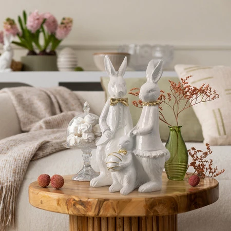 Ozdoba Wielkanocna, Figurka ceramiczna, kolor biały, rozmiar 18 x 14 x 32 cm