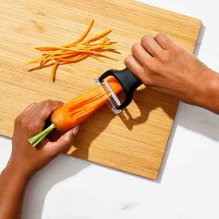 OXO-Obieraczka Julienne, czarna, Good Grips