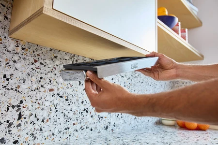 Joseph Joseph Uchwyt podszafkowy na ręcznik papierowyRollGrip