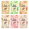 Zestaw smaków 100g True Dates: 1x Cinnamon Roll daktyle karmelowe, 1x  Cookie Dough daktyle ciasteczkowe, 1x Sweet Peach daktyle słodka brzoskwinia, 1x Sour Cola daktyle, 1x Watermelon daktyle arbuzowe i 1x Caramel Popcorn daktyle karmelowy popcorn   