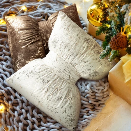 Welwetowa poduszka SI/CHP/KOKARDA1 45X55 brązowa