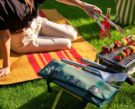 JJ-Zestaw 4 narzędzi do BBQ w etui 5el. GrillOut