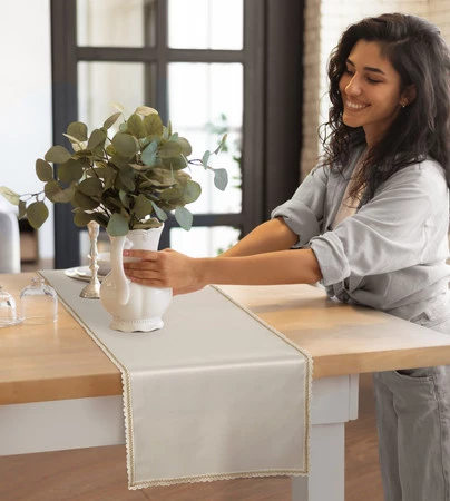 OBRUS LACE 140 X 220 CM KREMOWY