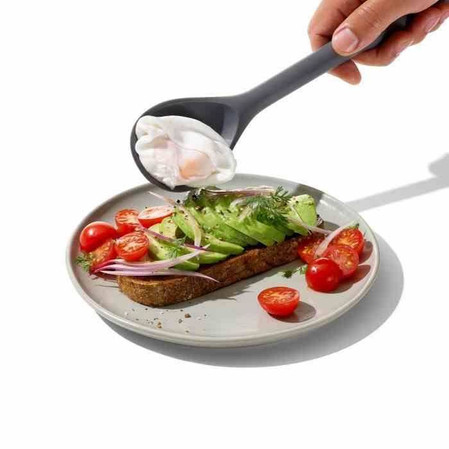 OXO-Łyżka cedzakowa silikonowa czarna, Good Grips