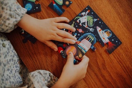 Mudpuppy Puzzle-kartka z życzeniami Kosmos 12 elementów 3+