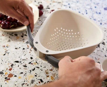 Joseph Joseph Durszlak ze składanym uchwytem Droplet