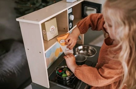 Janod Duża drewniana kuchnia z dźwiękiem, światłem LED i 6 akcesoriami Mozaika 3-8 lat