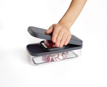 Joseph Joseph Tarka z pojemnikiem i 4 ostrzami Multi-PrepComp