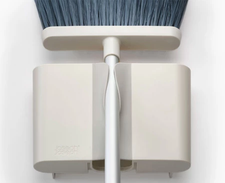 Joseph Joseph Miotła z wieszakiem CleanTech