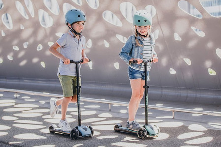 SCOOTANDRIDE Highwaykick 5 LED Hulajnoga trójkołowa balansowa ze świecącymi kółkami 5+ Forest