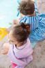 QUUT Dwustronny ręcznik plażowy PlayTowels M (140 x 70cm) Hopscotch