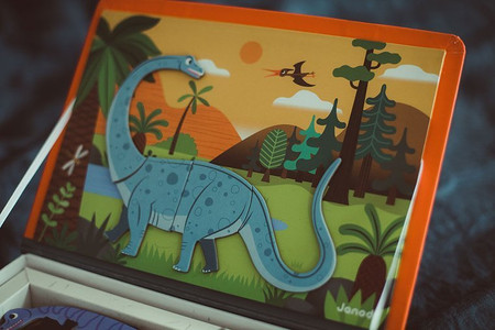Janod Magnetyczna układanka Dinozaury Magnetibook
