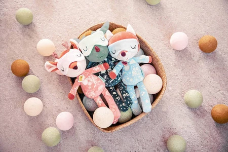 LILLIPUTIENS Przytulanka do spania z elementami fluorescencyjnymi Sarenka Stella 6m+