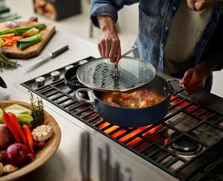 JJ-Garnek niski 28cm ze skł. uchwytami+pokr.Space