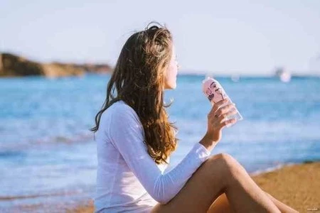 MB - Butelka M Positive, Graphic Ginkgo