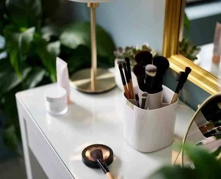 JJ-Pojemnik na pędzle kosmetyczne Viva Shell