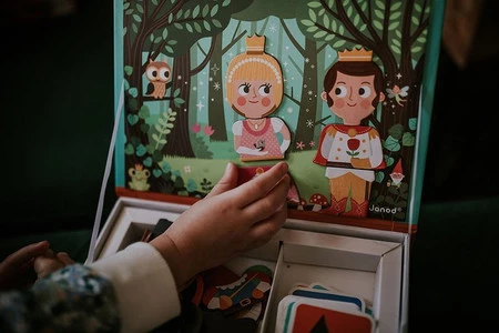 Janod Magnetyczna układanka Świat baśni Magnetibook 3-8 lat
