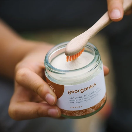 Georganics, Mineralna pasta do zębów w słoiku, bez fluoru, do codziennej pielęgnacji, smak pomarańczowy, 60 ml