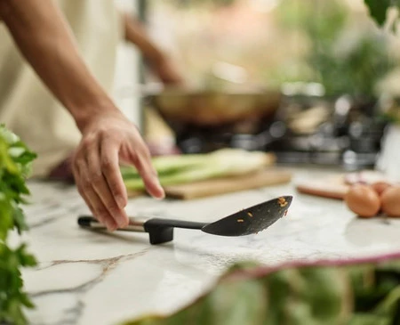 Joseph Joseph Łyżka kuchenna Elevate Silicone Steel